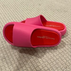 J/Slides beach slides hot pink size 8